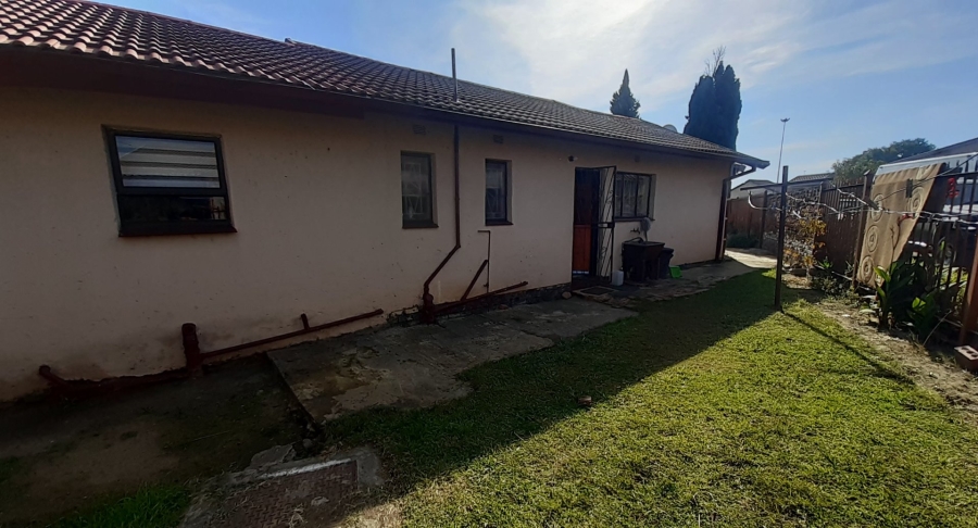 3 Bedroom Property for Sale in Botshabelo Free State